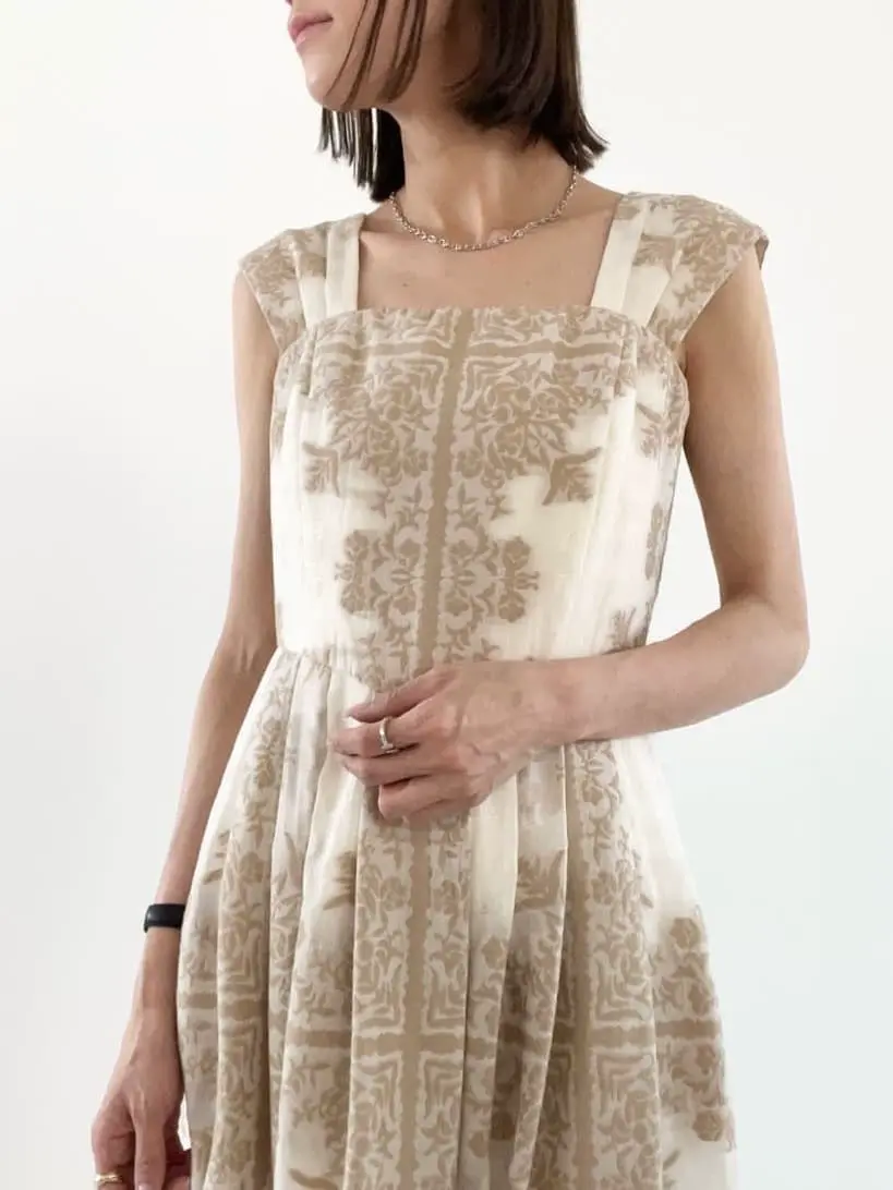 GRACE CONTINENTAL The Banquet 亀田 未希 コーディネート画像