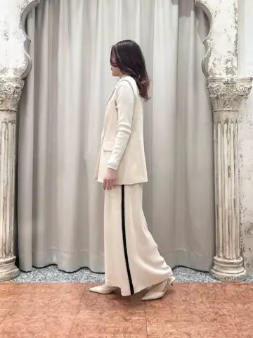 GRACE CONTINENTAL The Banquet 関谷　真琴 コーディネート画像