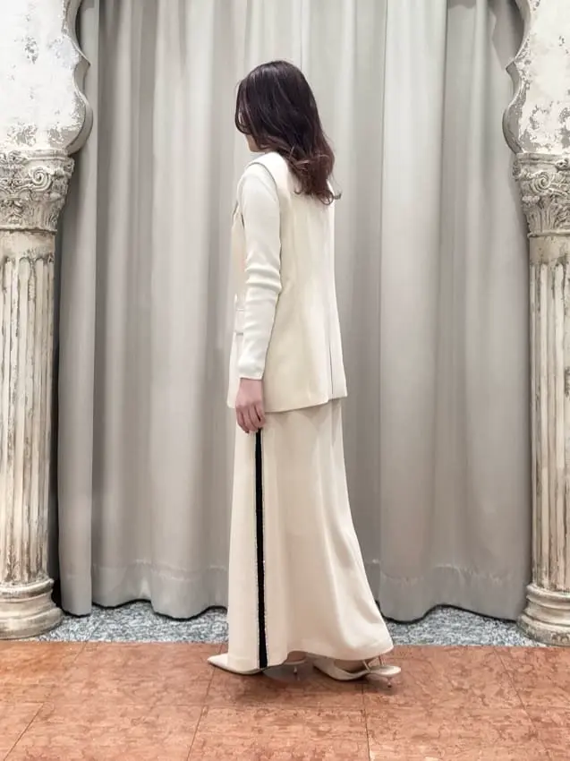 GRACE CONTINENTAL The Banquet 関谷　真琴 コーディネート画像