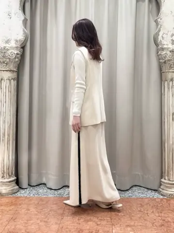 GRACE CONTINENTAL The Banquet 関谷　真琴 コーディネート画像