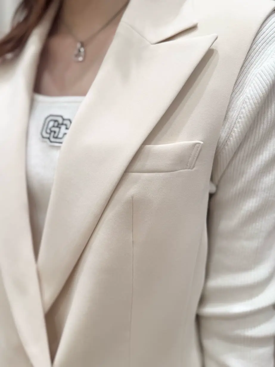 GRACE CONTINENTAL The Banquet 関谷　真琴 コーディネート画像