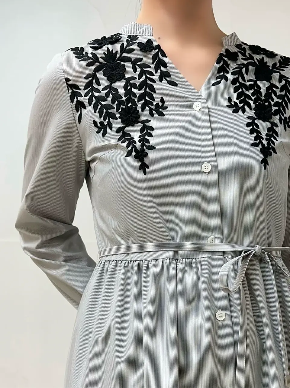 GRACE CONTINENTAL The Banquet Kogane. コーディネート画像