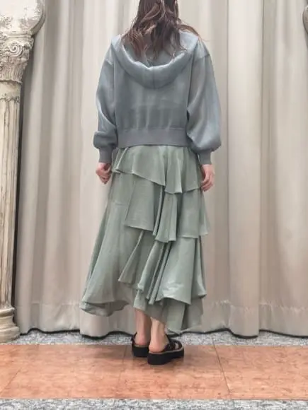 GRACE CONTINENTAL The Banquet 関谷　真琴 コーディネート画像