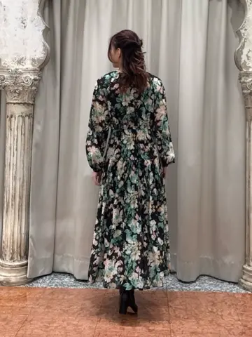 GRACE CONTINENTAL The Banquet 関谷　真琴 コーディネート画像