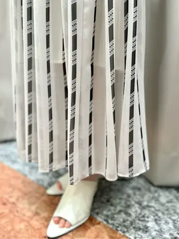 GRACE CONTINENTAL The Banquet eri コーディネート画像