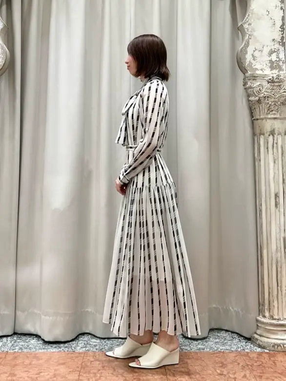 GRACE CONTINENTAL The Banquet eri コーディネート画像