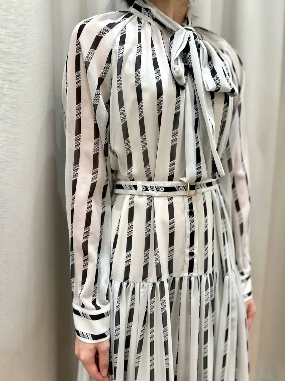 GRACE CONTINENTAL The Banquet eri コーディネート画像