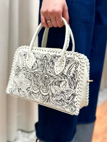 GRACE CONTINENTAL The Banquet 遠藤　みずき コーディネート画像