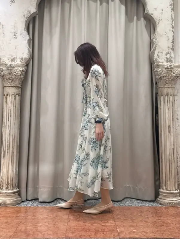 GRACE CONTINENTAL The Banquet 関谷　真琴 コーディネート画像