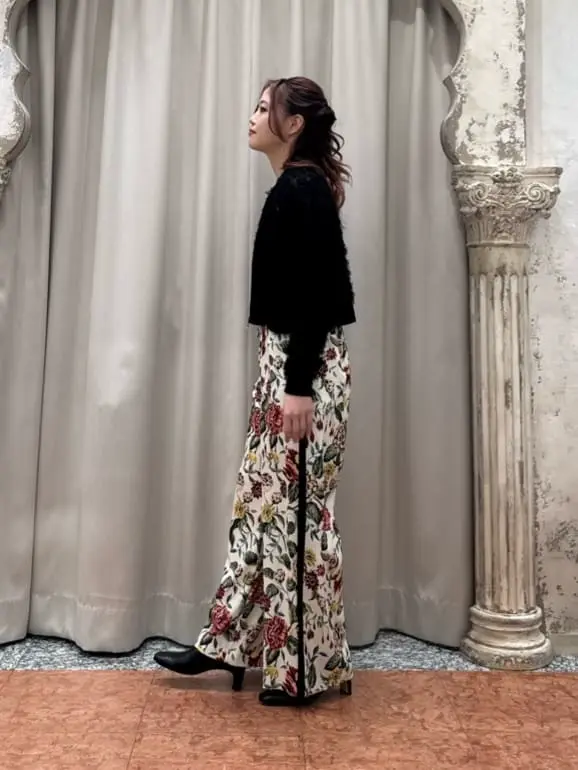 GRACE CONTINENTAL The Banquet 関谷　真琴 コーディネート画像