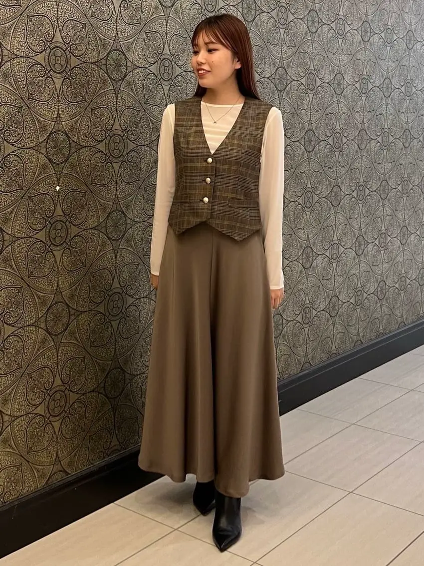 GRACE CONTINENTAL The Banquet 赤坂 梨来 コーディネート画像