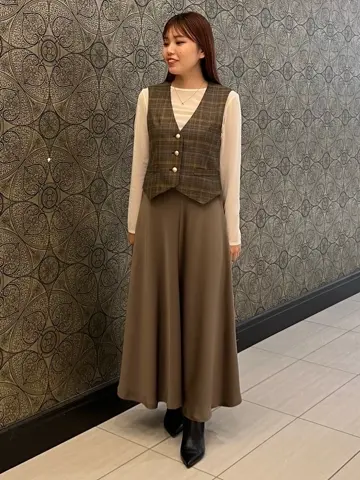 GRACE CONTINENTAL The Banquet 赤坂 梨来 コーディネート画像