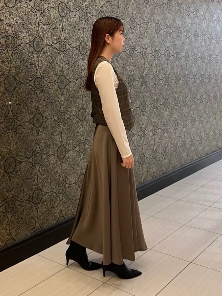 GRACE CONTINENTAL The Banquet 赤坂 梨来 コーディネート画像