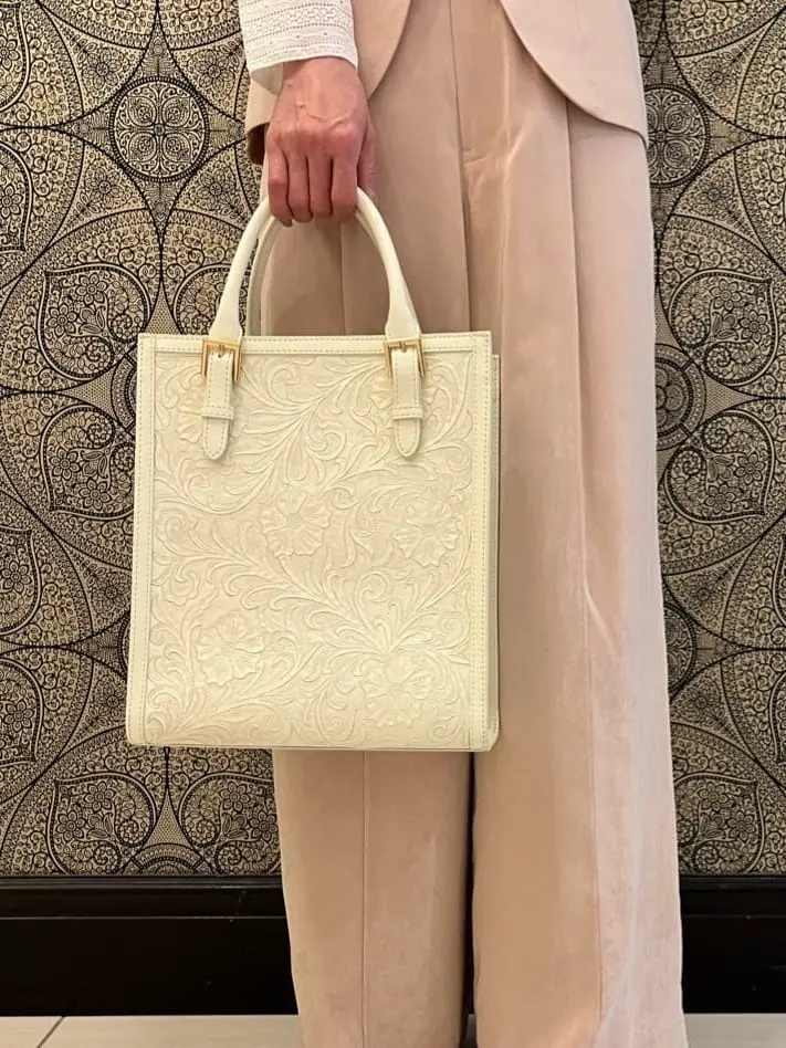 GRACE CONTINENTAL The Banquet 亀田 未希 コーディネート画像