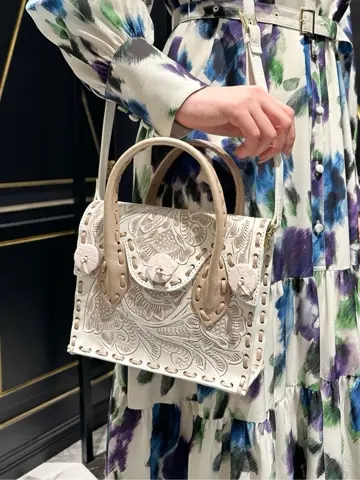 GRACE CONTINENTAL The Banquet mikiho コーディネート画像