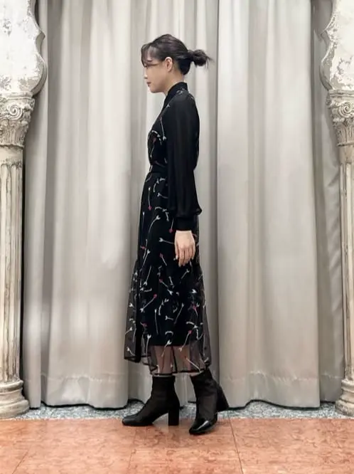 GRACE CONTINENTAL The Banquet 関谷　真琴 コーディネート画像