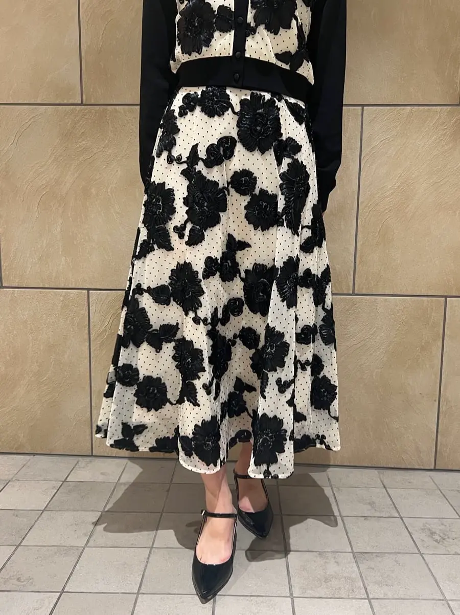 GRACE CONTINENTAL The Banquet 赤坂 梨来 コーディネート画像