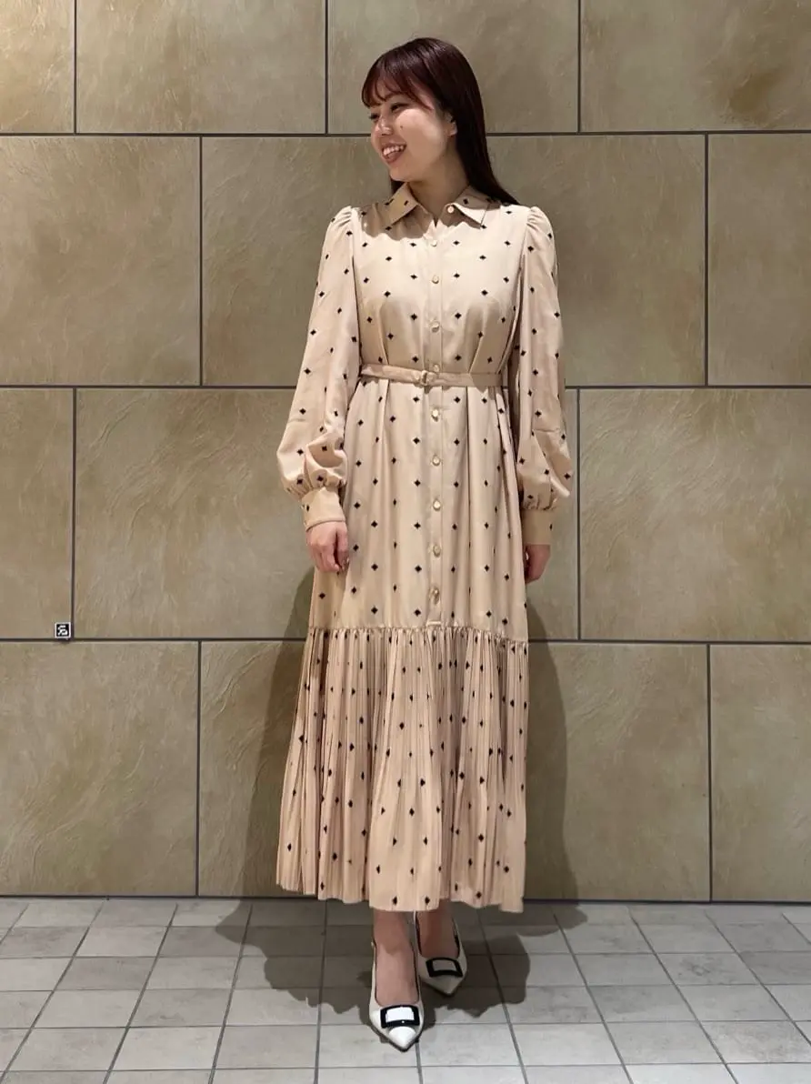 GRACE CONTINENTAL The Banquet 赤坂 梨来 コーディネート画像