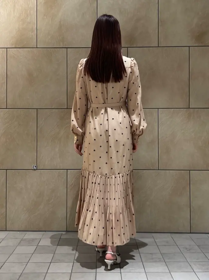 GRACE CONTINENTAL The Banquet 赤坂 梨来 コーディネート画像