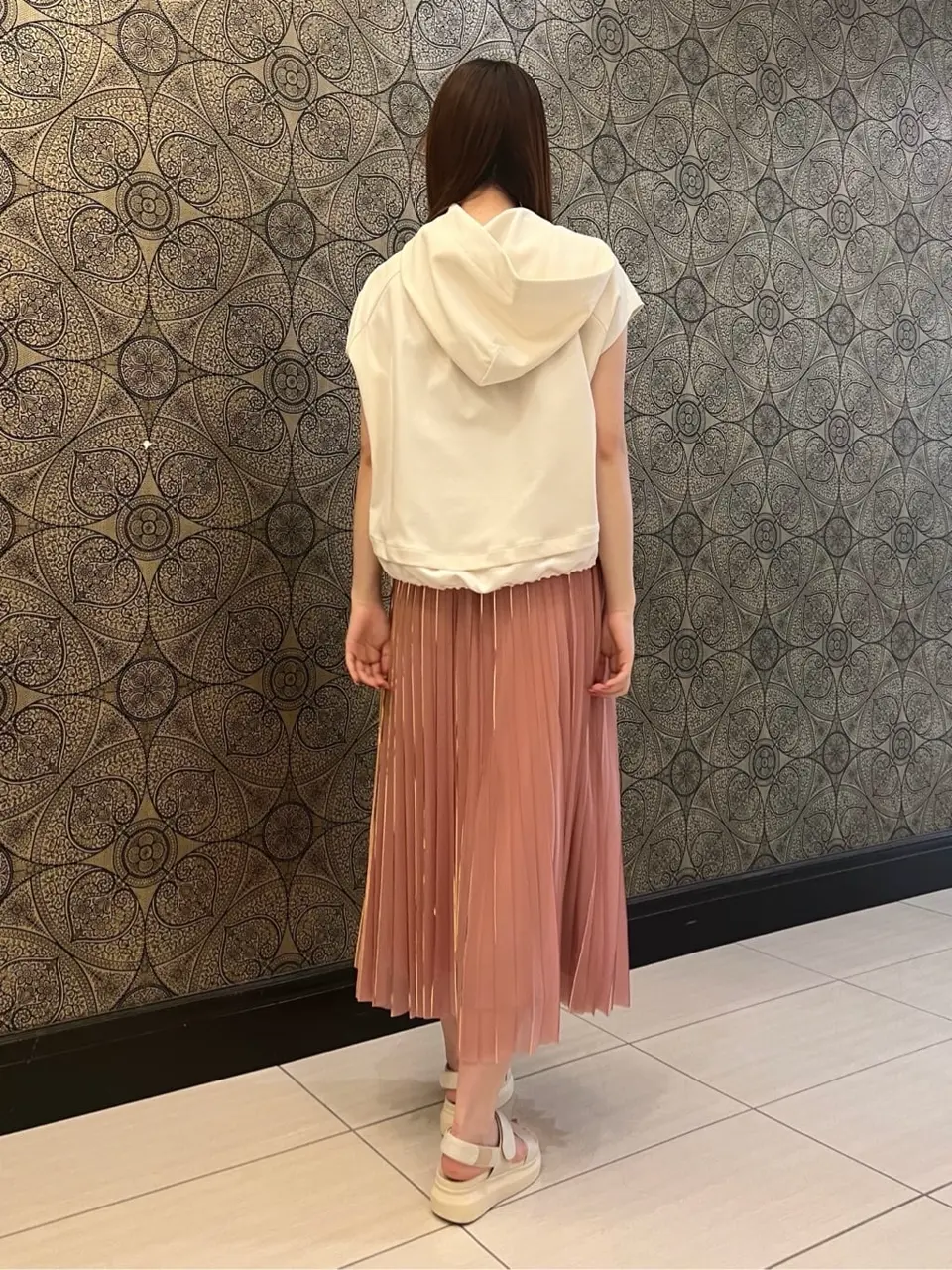 GRACE CONTINENTAL The Banquet 赤坂 梨来 コーディネート画像