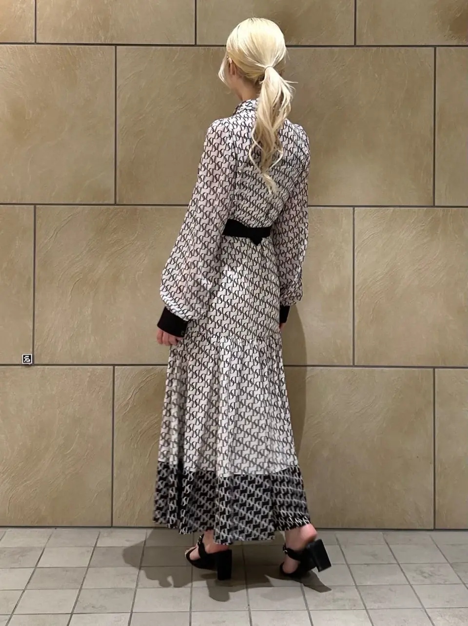 GRACE CONTINENTAL The Banquet FUYUKI コーディネート画像