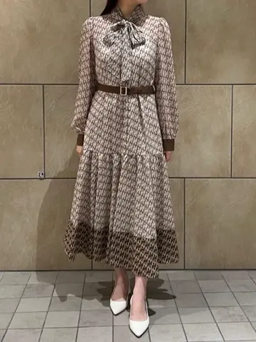 GRACE CONTINENTAL The Banquet 赤坂 梨来 コーディネート画像