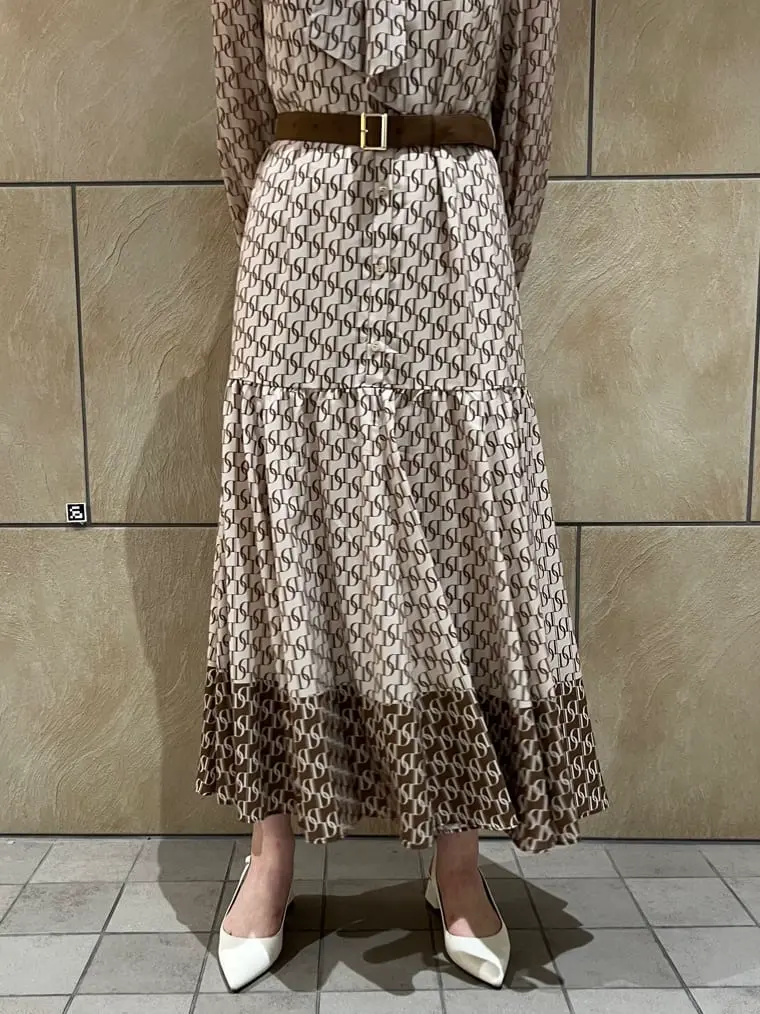 GRACE CONTINENTAL The Banquet 赤坂 梨来 コーディネート画像