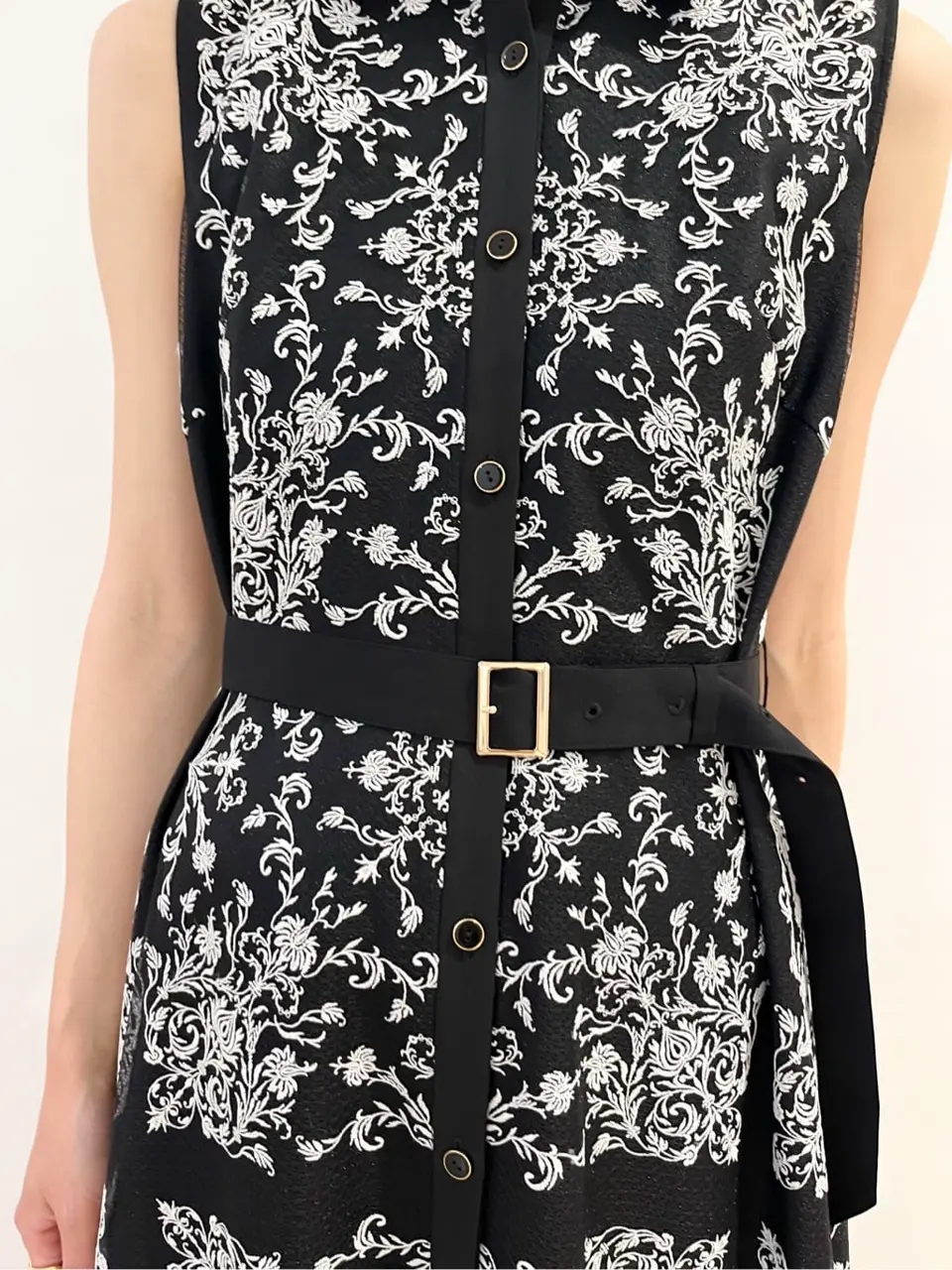 GRACE CONTINENTAL The Banquet yuri コーディネート画像