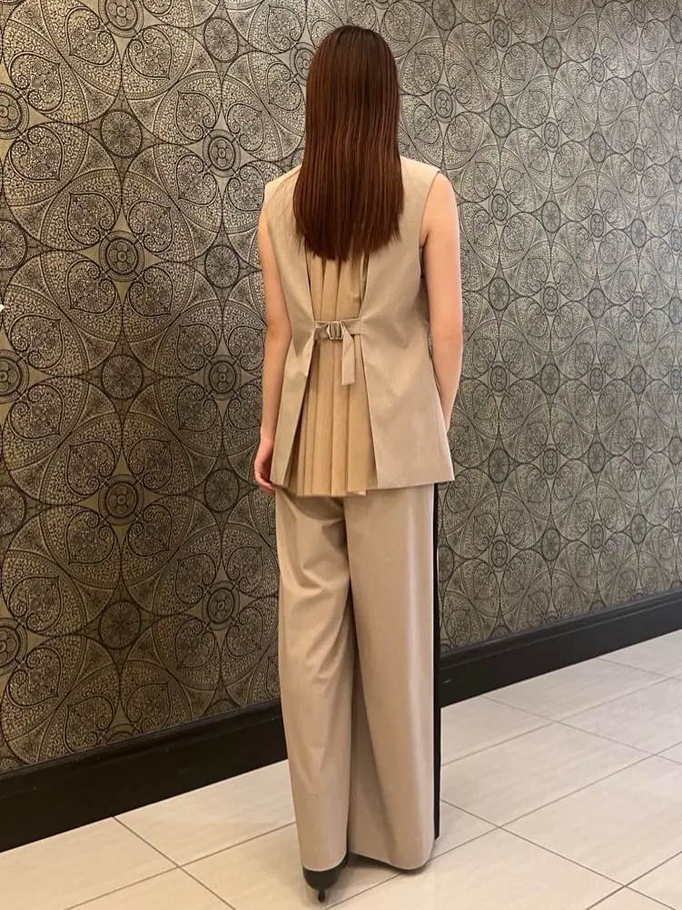 GRACE CONTINENTAL The Banquet 赤坂 梨来 コーディネート画像