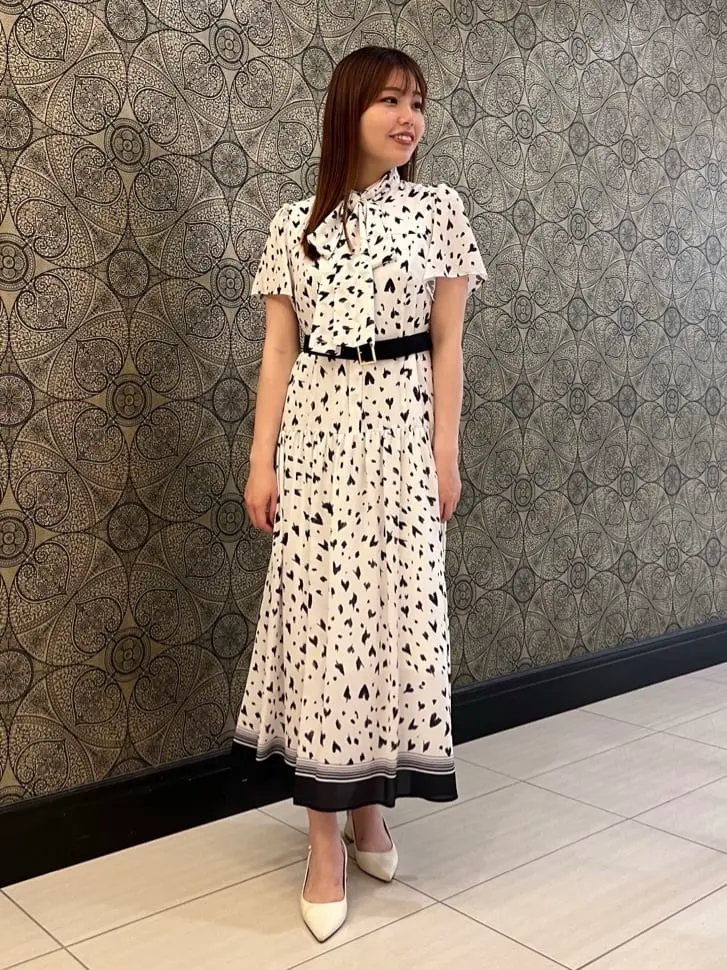 GRACE CONTINENTAL The Banquet 赤坂 梨来 コーディネート画像