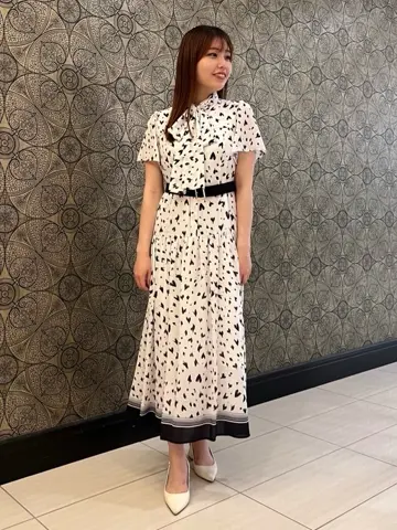 GRACE CONTINENTAL The Banquet 赤坂 梨来 コーディネート画像