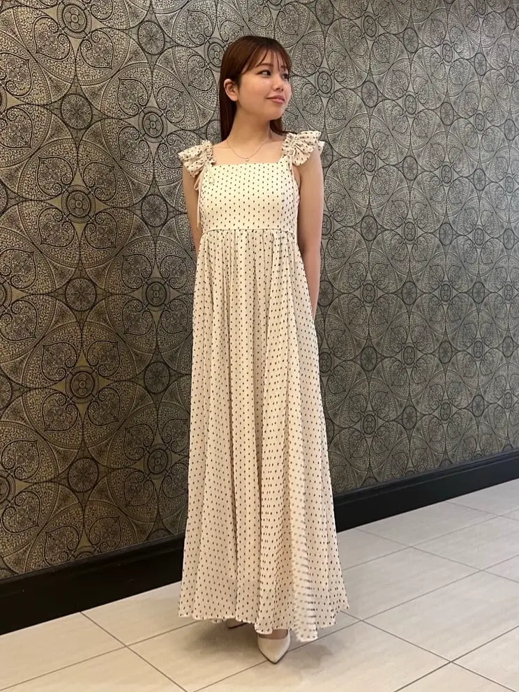 GRACE CONTINENTAL The Banquet 赤坂 梨来 コーディネート画像