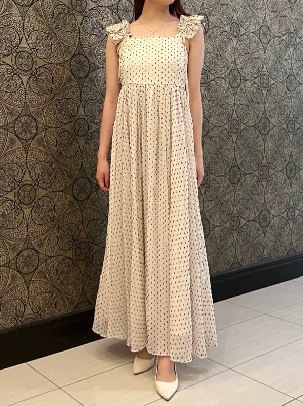 GRACE CONTINENTAL The Banquet 赤坂 梨来 コーディネート画像