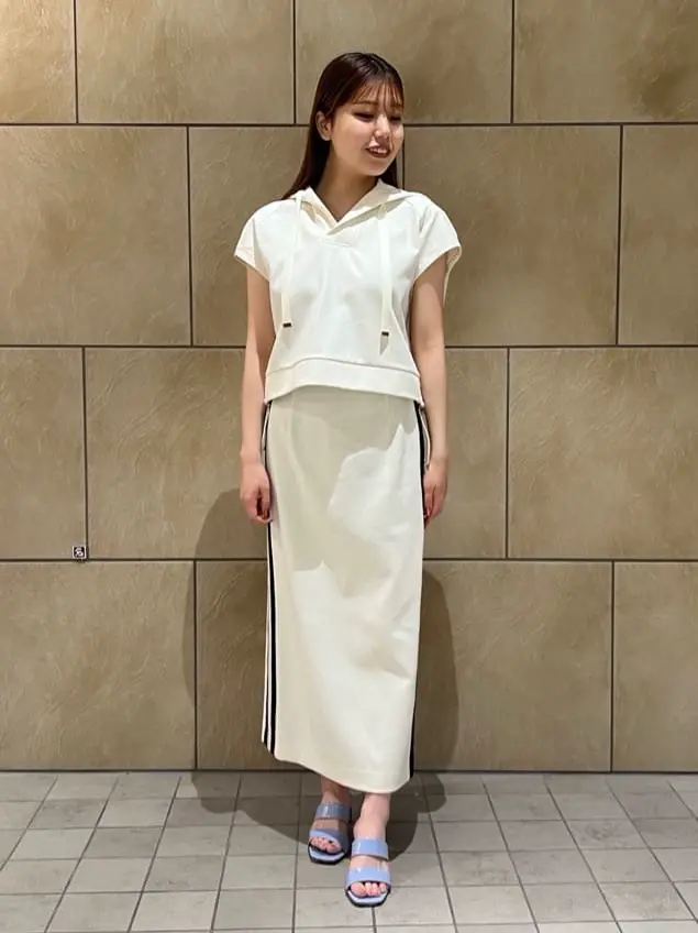 GRACE CONTINENTAL The Banquet 赤坂 梨来 コーディネート画像