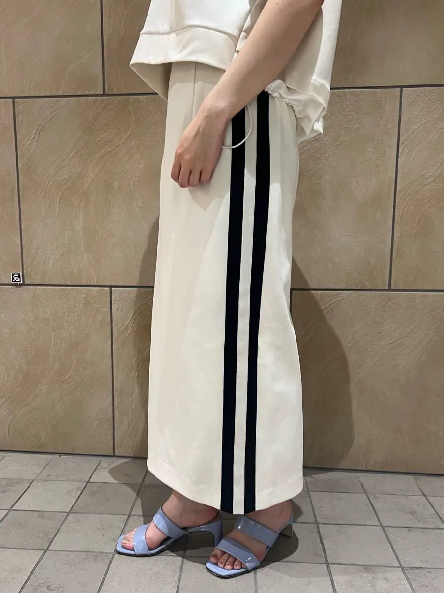 GRACE CONTINENTAL The Banquet 赤坂 梨来 コーディネート画像