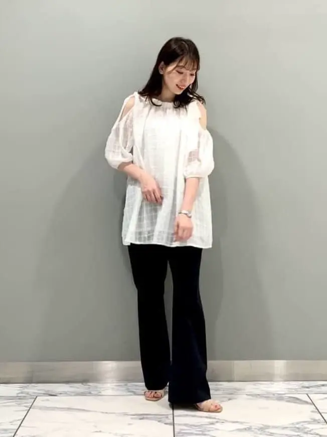 GRACE CONTINENTAL The Banquet eri コーディネート画像