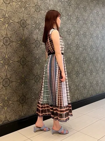 GRACE CONTINENTAL The Banquet 赤坂 梨来 コーディネート画像