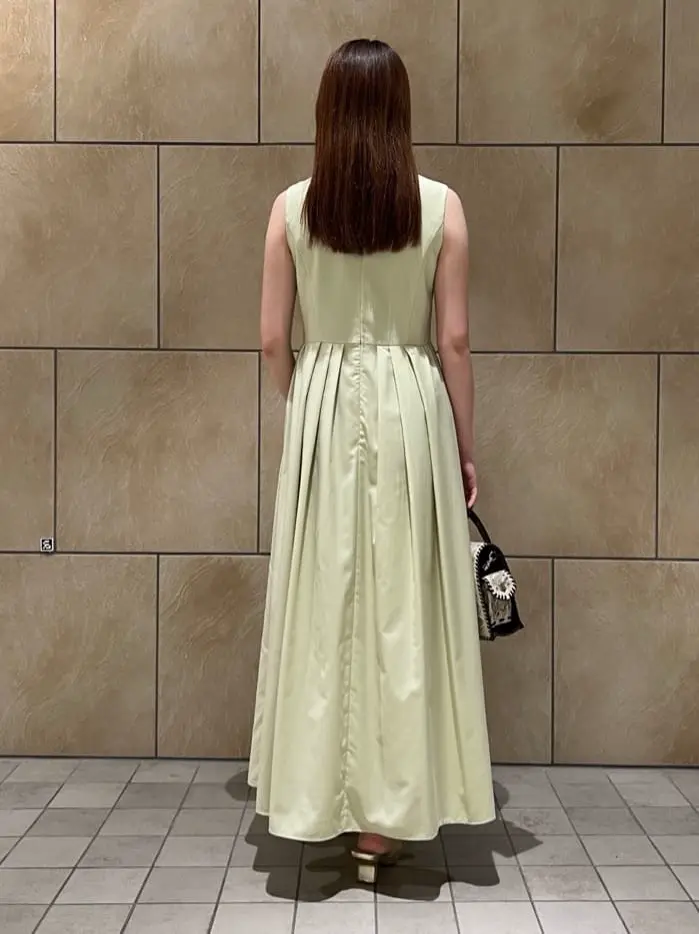 GRACE CONTINENTAL The Banquet 赤坂 梨来 コーディネート画像