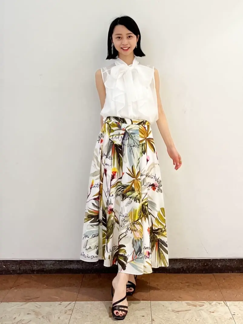 GRACE CONTINENTAL The Banquet yuri コーディネート画像