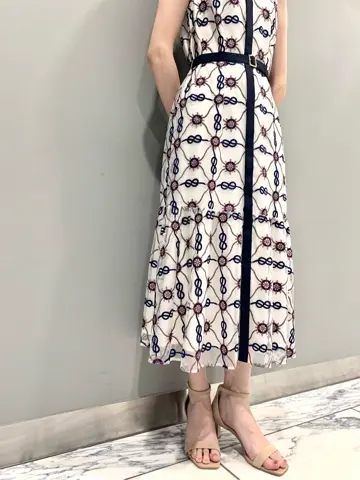 GRACE CONTINENTAL The Banquet eri コーディネート画像