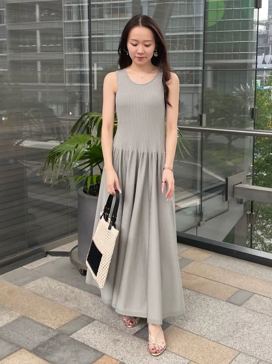 GRACE CONTINENTAL The Banquet Suzuka コーディネート画像