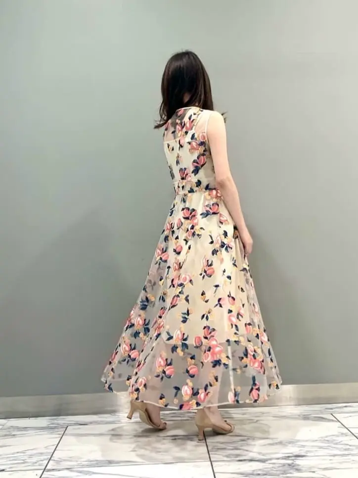 GRACE CONTINENTAL The Banquet eri コーディネート画像