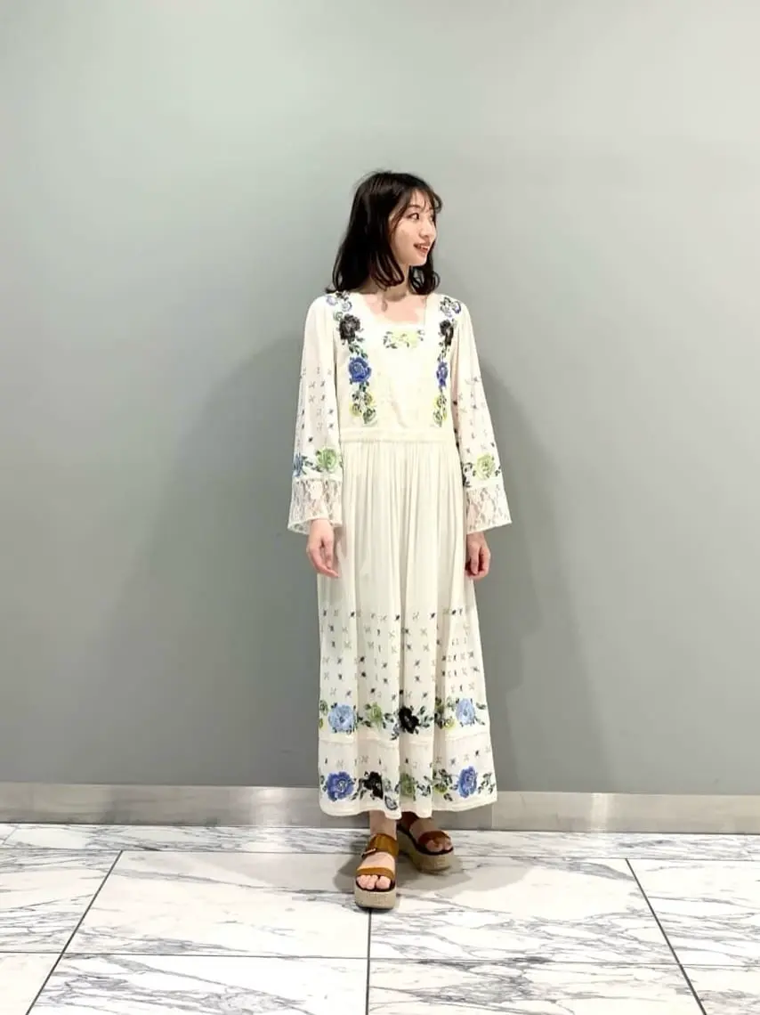 GRACE CONTINENTAL The Banquet eri コーディネート画像