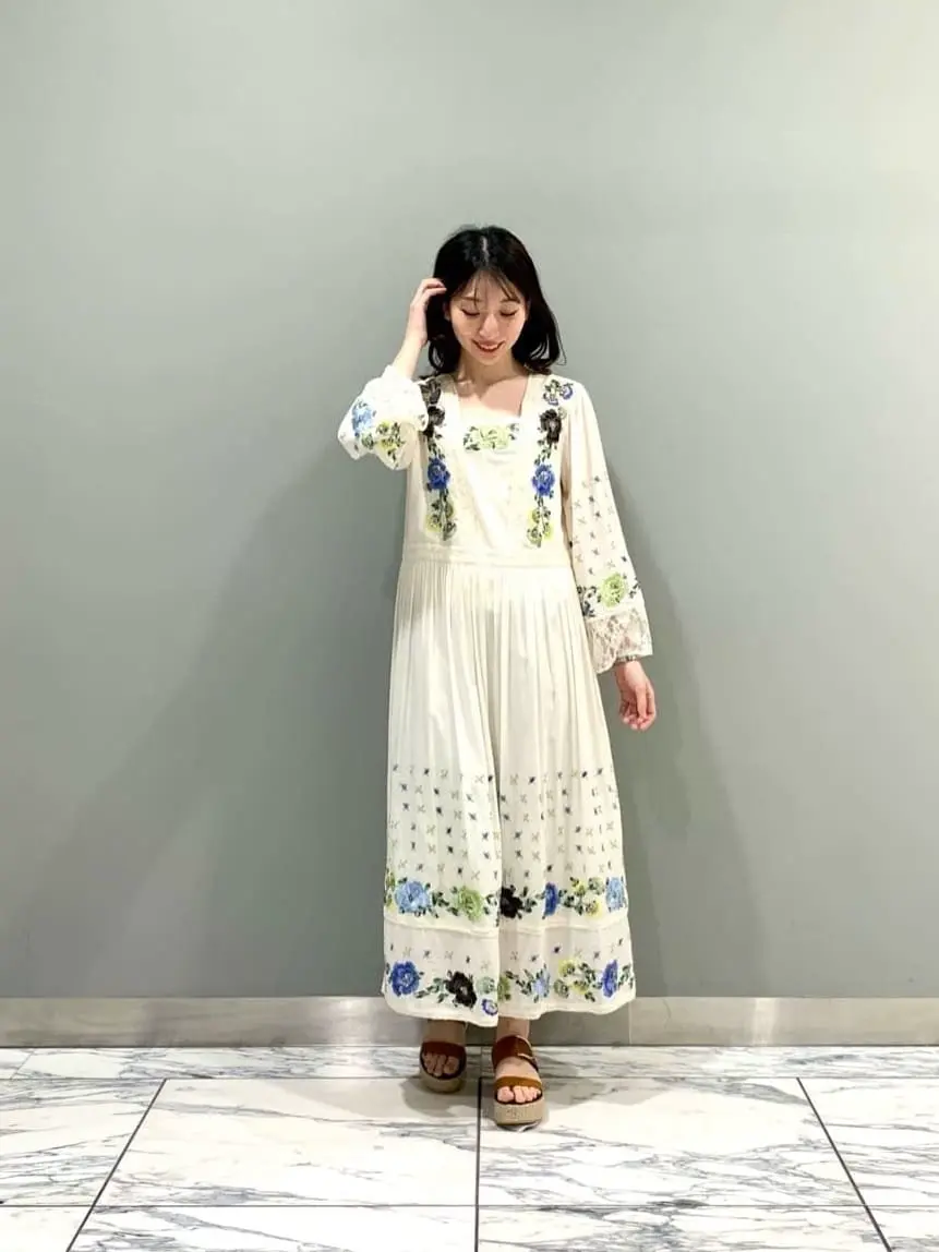 GRACE CONTINENTAL The Banquet eri コーディネート画像