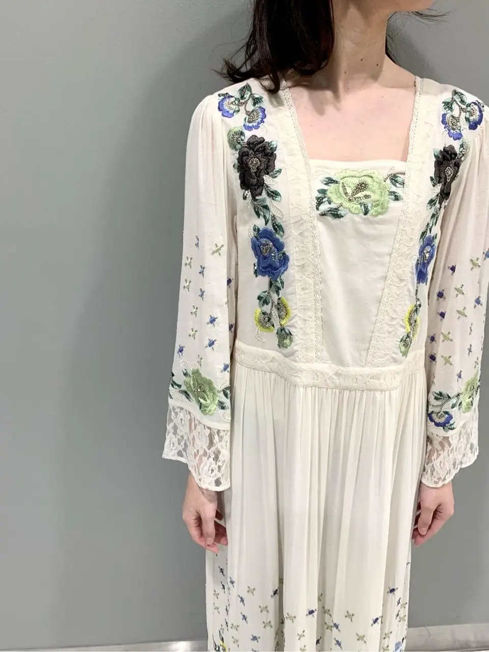 GRACE CONTINENTAL The Banquet eri コーディネート画像