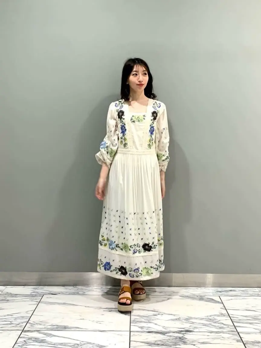 GRACE CONTINENTAL The Banquet eri コーディネート画像