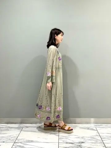 GRACE CONTINENTAL The Banquet eri コーディネート画像