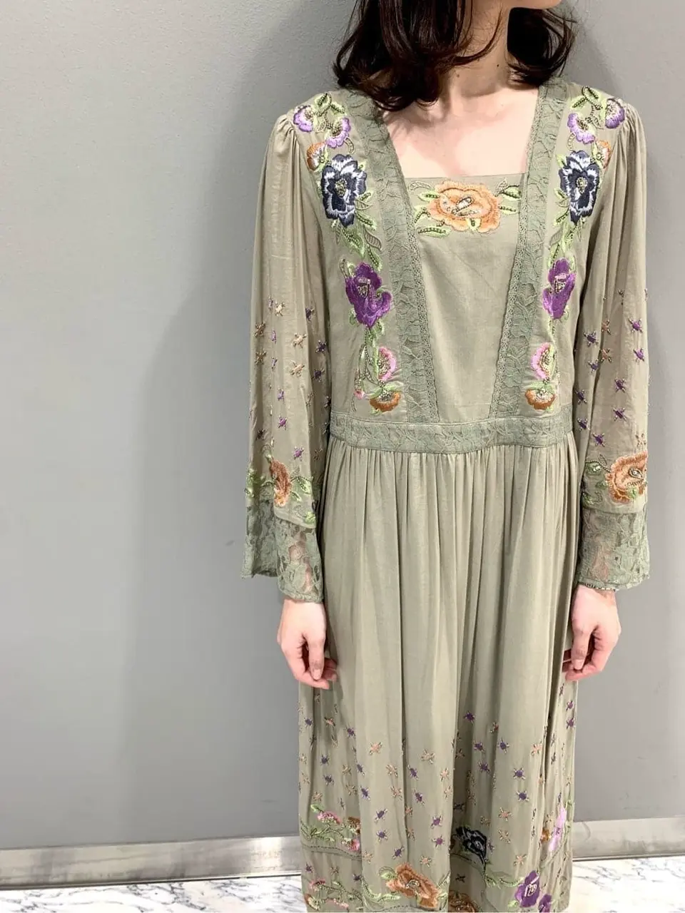 GRACE CONTINENTAL The Banquet eri コーディネート画像