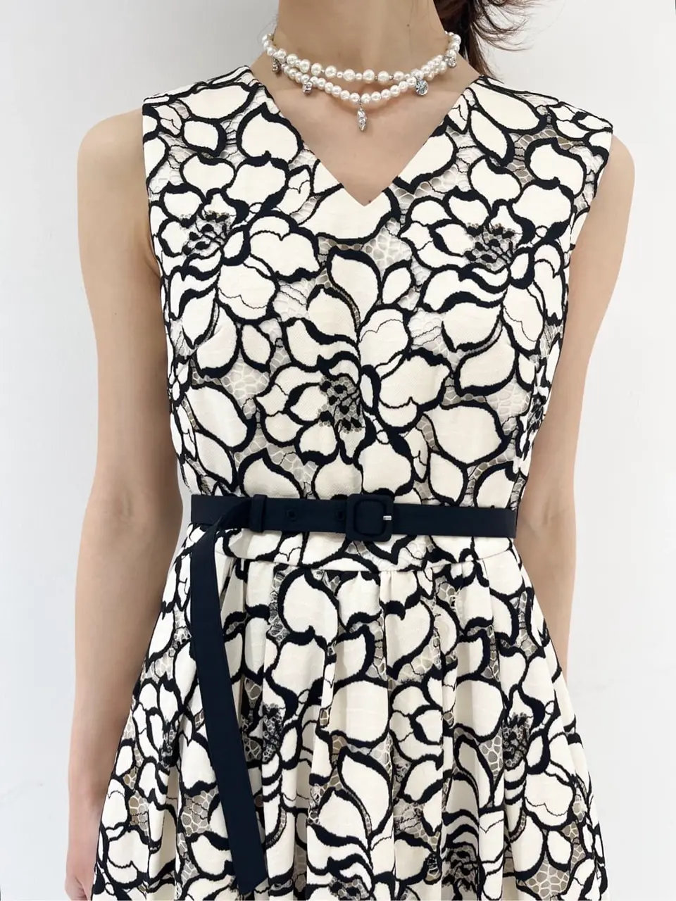 GRACE CONTINENTAL The Banquet yuri コーディネート画像