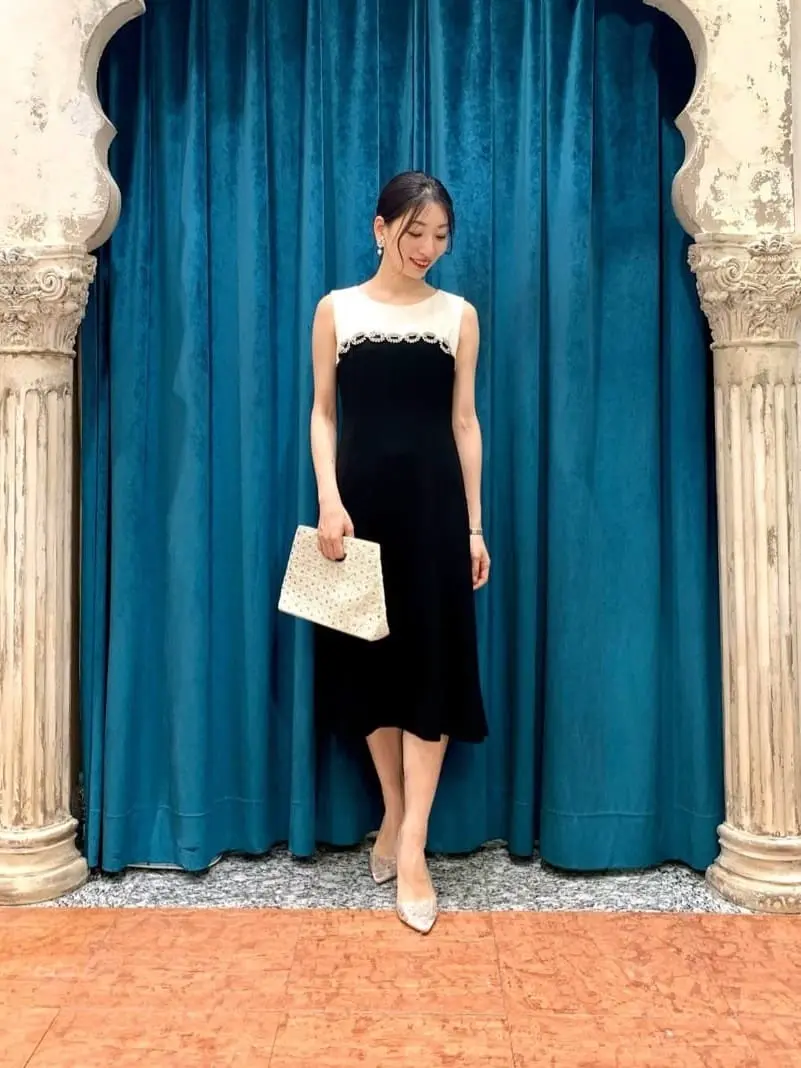 GRACE CONTINENTAL 黒 花ビジューパーティードレス グレースコンチネンタル ビジュー刺繍ドレスワンピース 黒サイズ